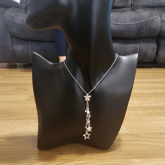 Avon - Picture 3 of 3